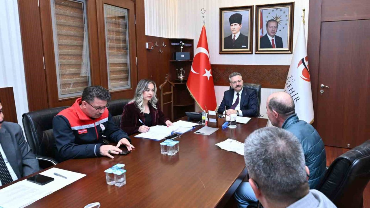 Vali Aksoy, Halk Günü Toplantısı’nda vatandaşlarla buluştu