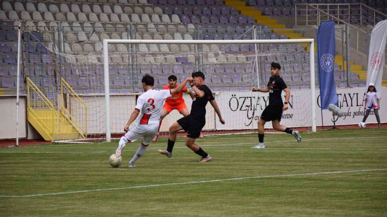 Okul Sporları Futbol Genç Erkekler Türkiye Şampiyonası sona erdi