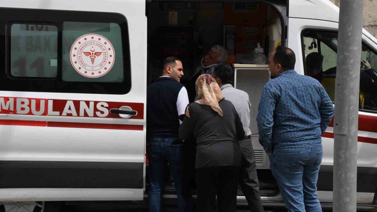 Yozgat’ta 6 araç zincirleme kazaya karıştı: 5 yaralı