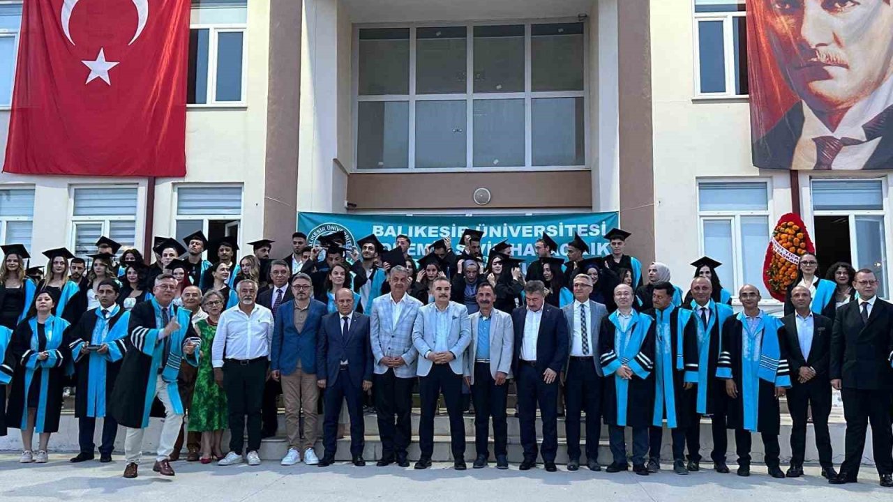 Balıkesir Üniversitesi Edremit Havacılık Yüksek Okulu’nda Mezuniyet Töreni