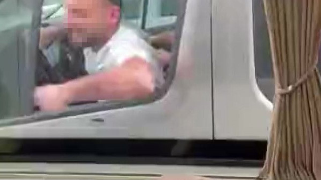 Kadıköy’de tartıştığı sürücünün aracının camına yumruk atan şahsa 3 bin 972 TL ceza