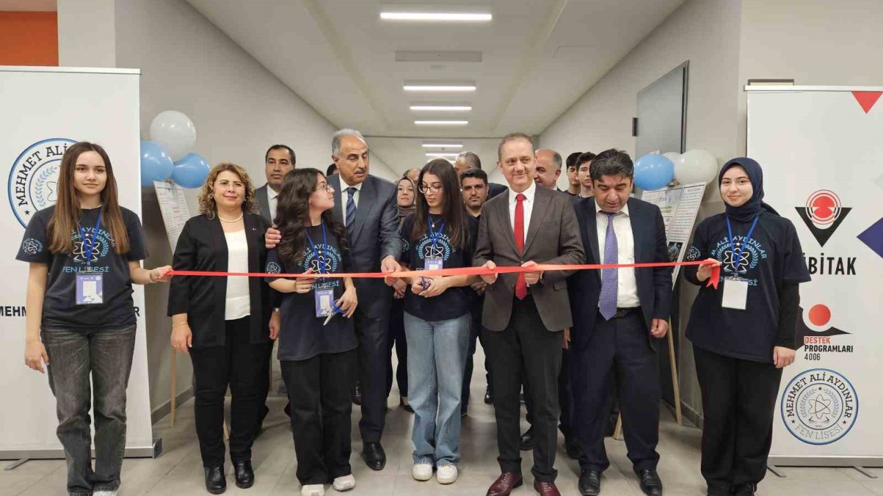 Malatya Mehmet Ali Aydınlar Fen Lisesi’nde bilim fuarı düzenlendi