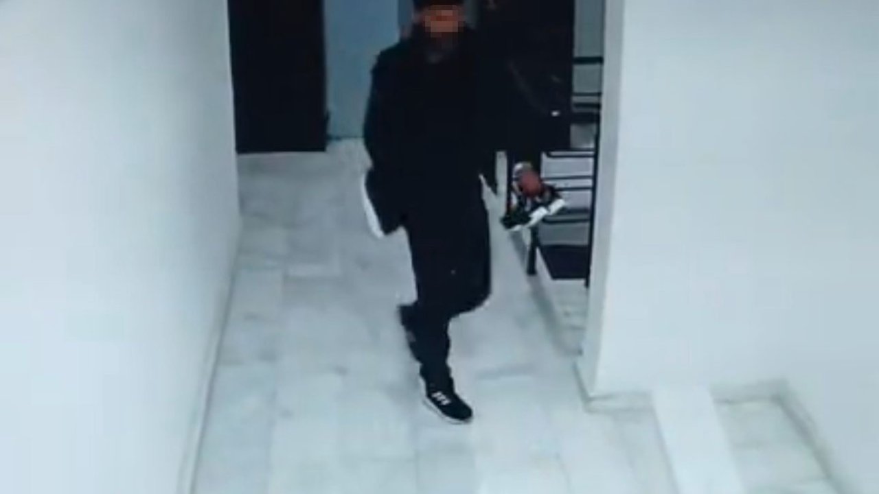 Elazığ’da ayakkabı hırsızlığı kamerada