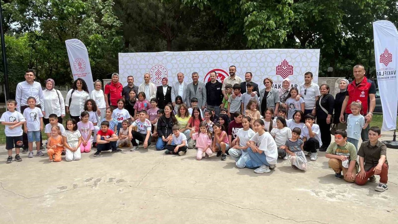 Aydın’da burs alan çocuklara şenlikli sürpriz