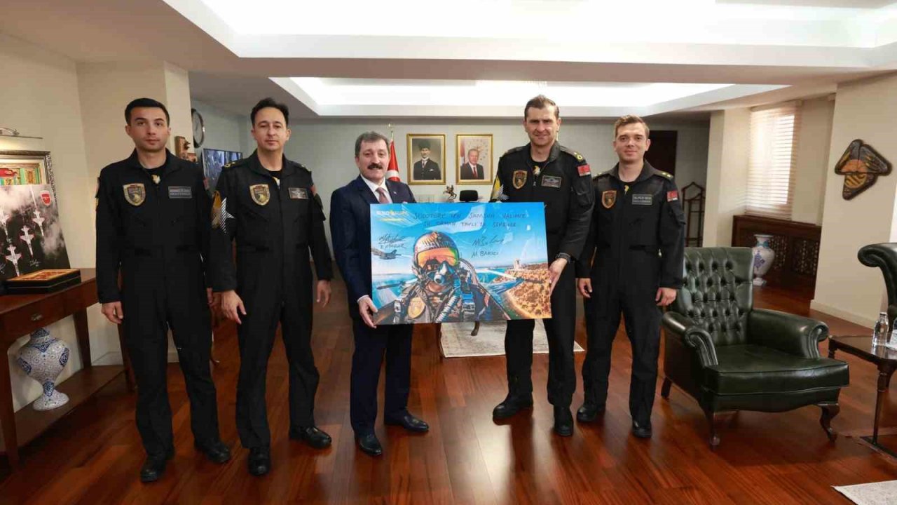 SOLOTÜRK ve Türk Yıldızları’ndan Samsun çıkartması