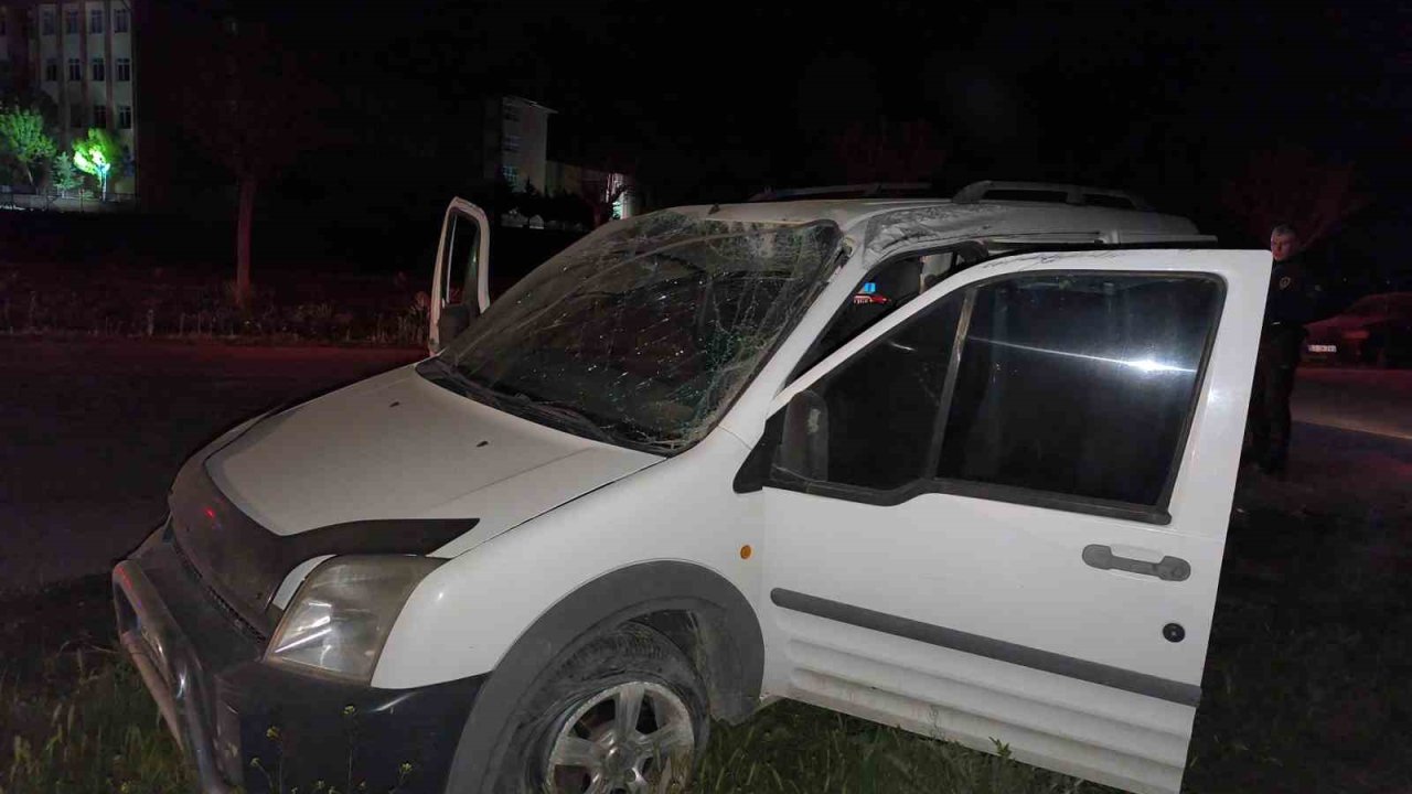 Bir kişinin yaralandığı kazada kaçan araç sürücüsünü polis yakaladı