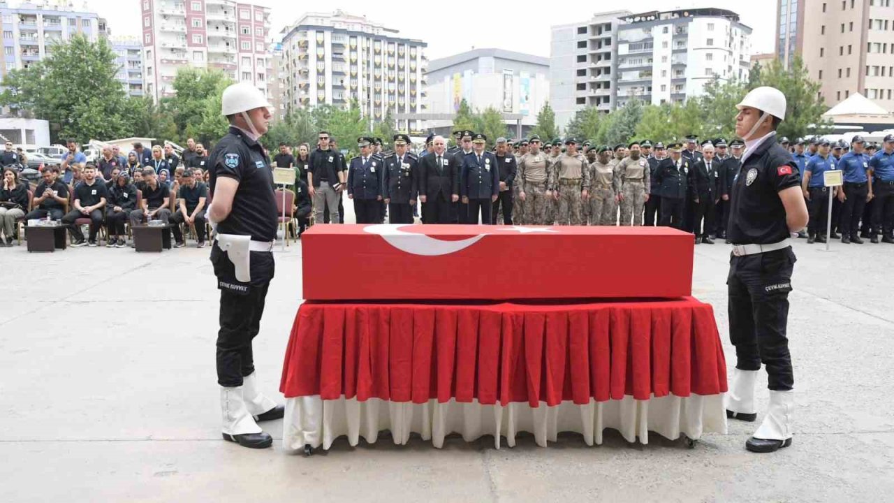 Diyarbakır’da hayatını kaybeden emniyet müdürü memleketine uğurlandı