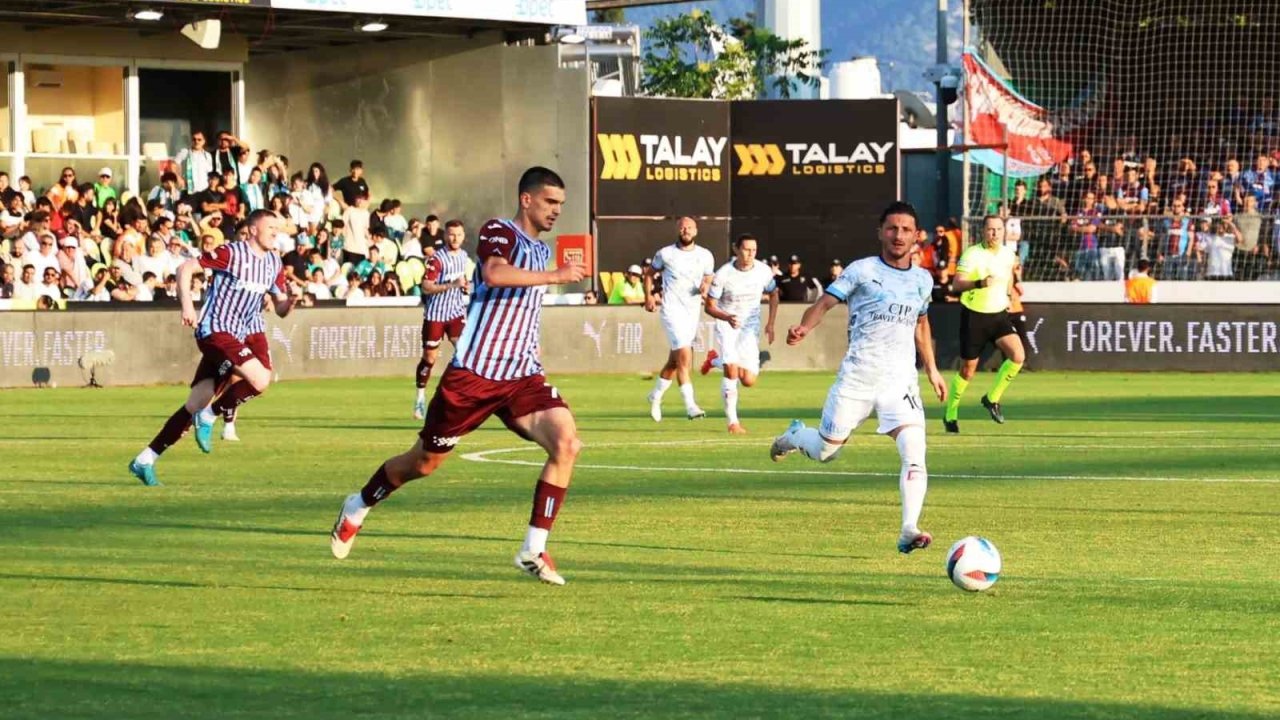 Trendyol Süper Lig: Bodrum FK: 1 - Trabzonspor: 0 (İlk yarı)