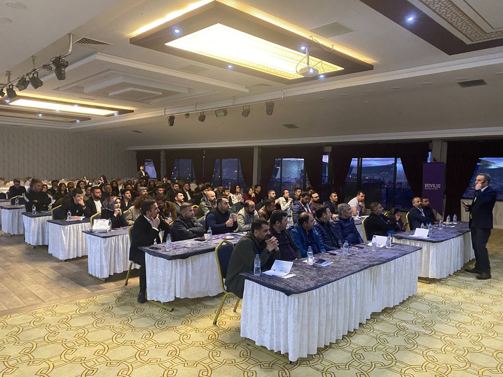 Kars'ta "Buzağı Sağlığı" eğitim toplantısı gerçekleştirildi.