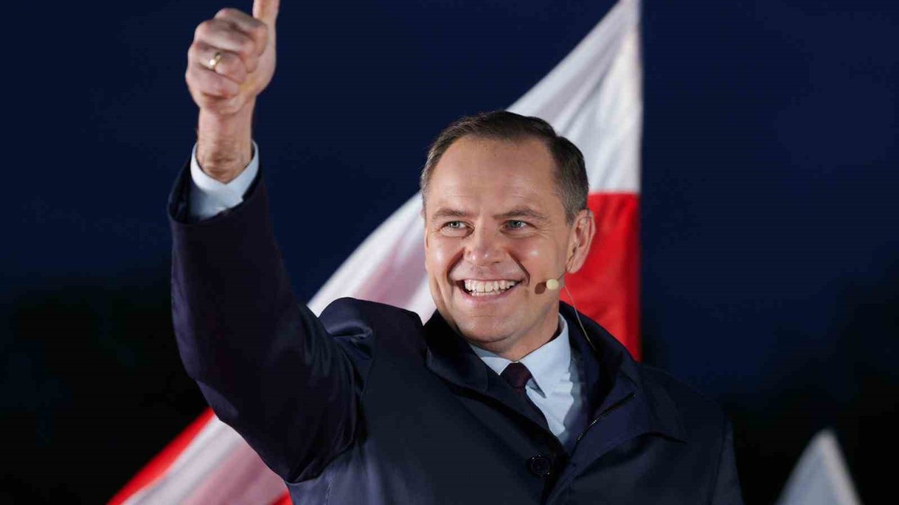 Polonya’da cumhurbaşkanlığı seçimleri ikinci tura kaldı