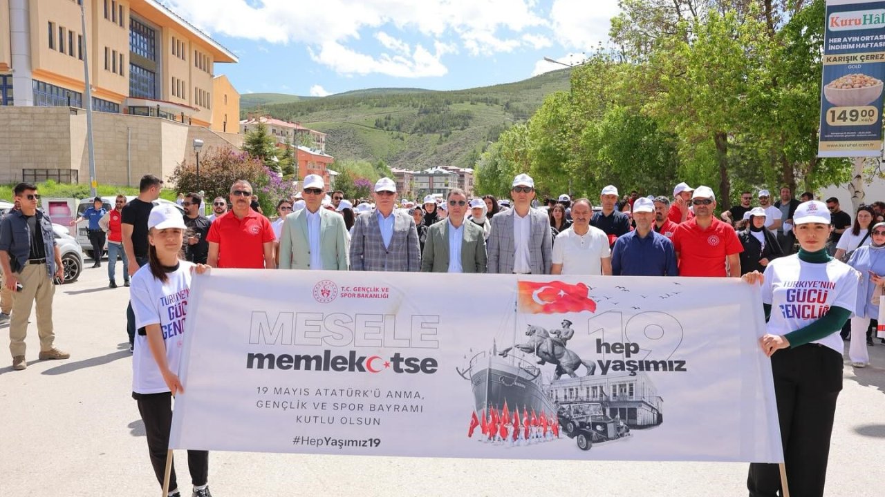 Bayburt’ta ‘Gençlik Yürüyüşü’ düzenlendi