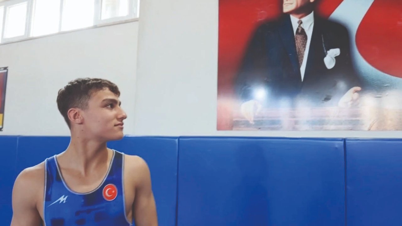 Denizlili milli sporcuların yer aldığı ’Senin Farkın Var’ klipi ilgi gördü