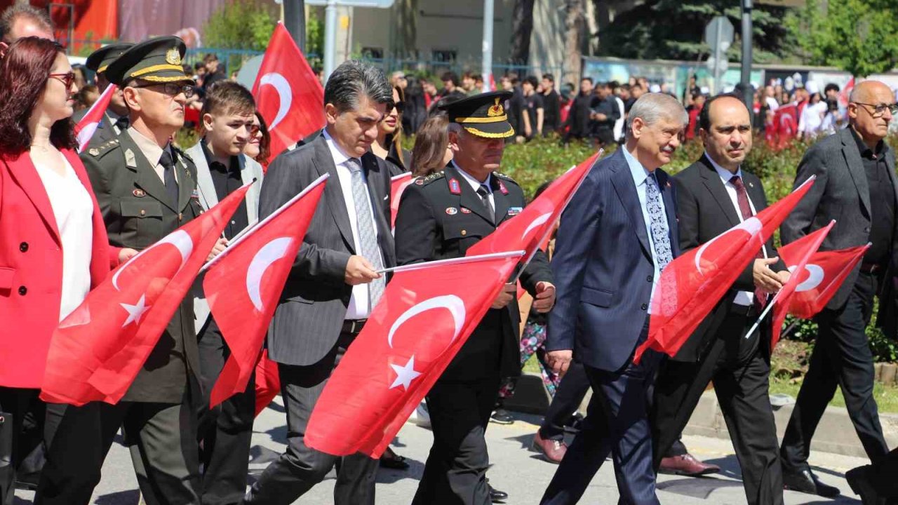 19 Mayıs’ta gözler gökyüzündeydi