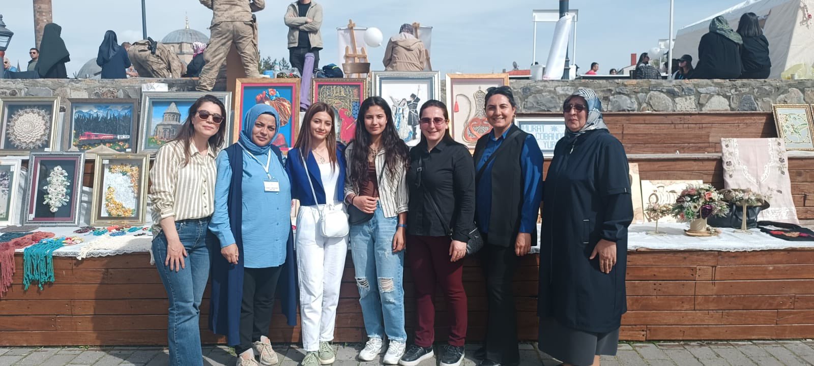Kars Murat Çobanoğlu Yurdu’nda El Sanatları Sergisi Büyüledi