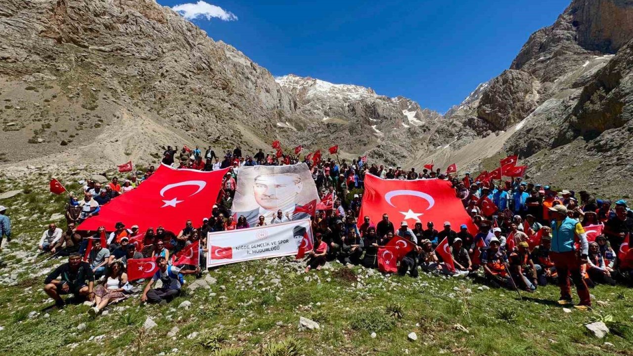 Aladağlar’da 19 Mayıs Yürüyüşü gerçekleştirildi