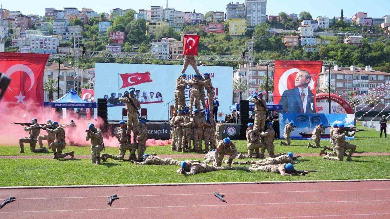 Samsun’da 19 Mayıs coşkuyla kutlandı