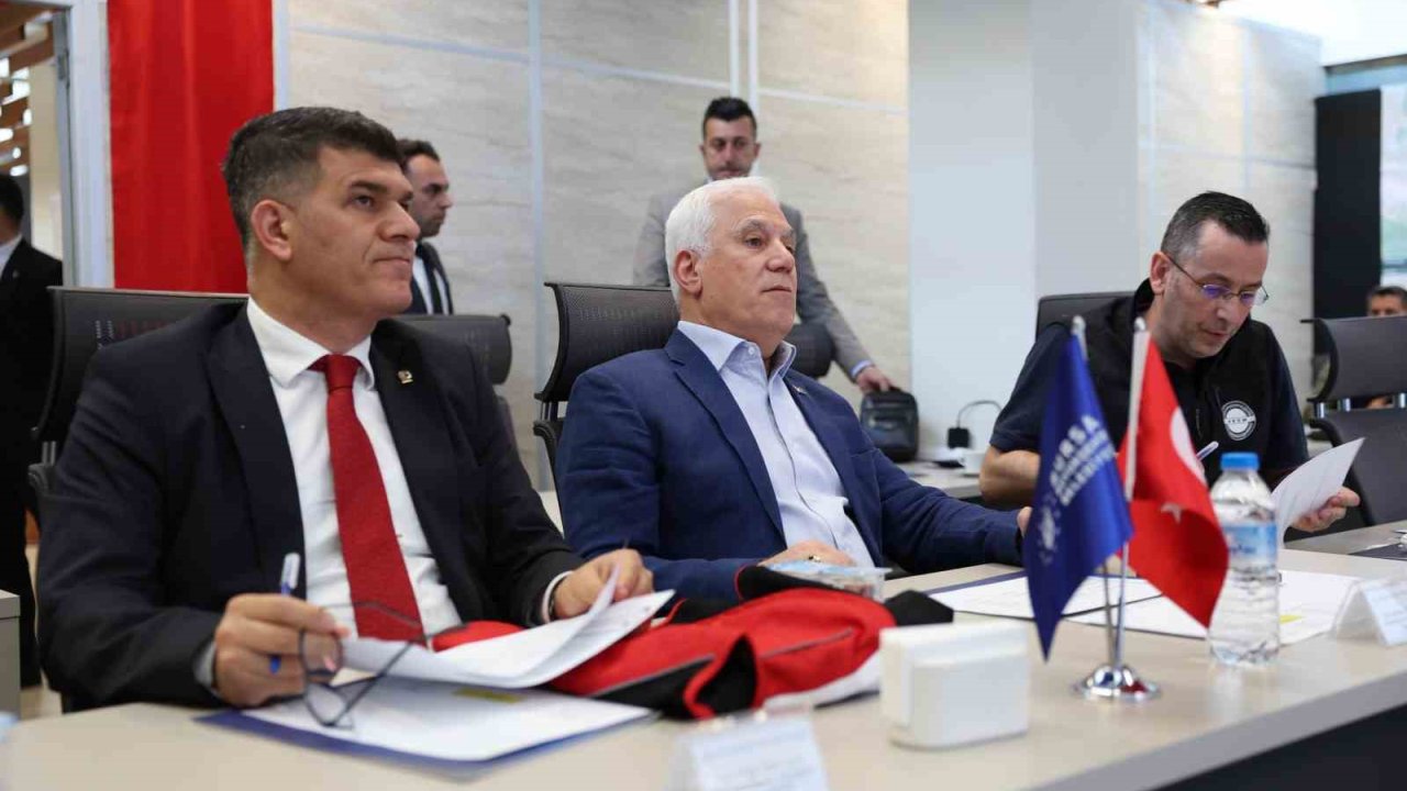 Başkan Bozbey; "Bursalıların da çalışma arkadaşlarımızın da haklarını koruyoruz"