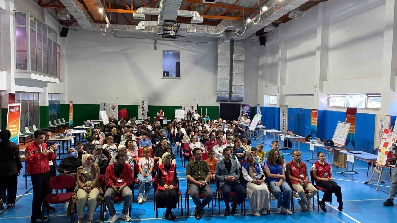 Deneyap teknoloji atölyelerinde gençler projelerini sergiledi