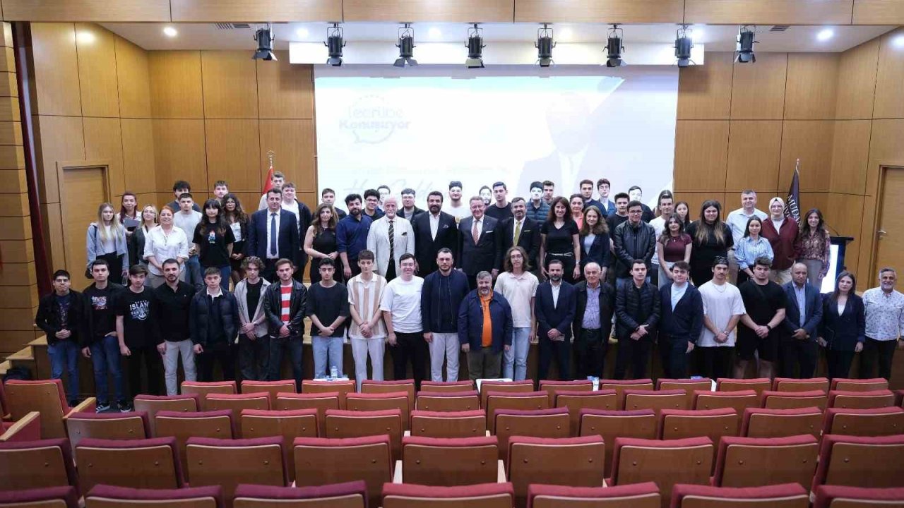 Ünlü tasarımcı Mudanya Üniversitesi’nde tecrübelerini paylaştı