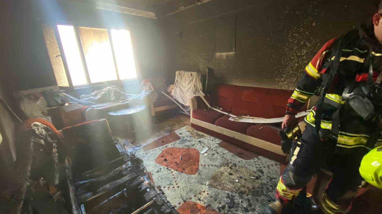 Bandırma’da apartman dairesinde çıkan yangın büyümeden söndürüldü