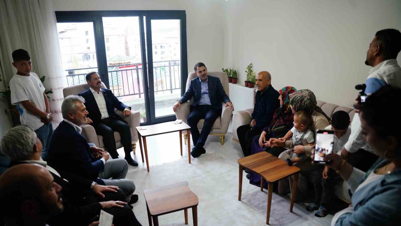 Bakan Kurum: "Tüm vatandaşlarımız evlerine kavuşana kadar çalışacağız"