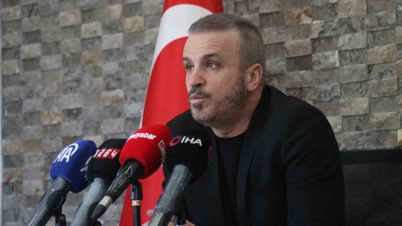 Sakaryaspor Başkanı Cumhur Genç, kulübün mali tablosunu açıkladı