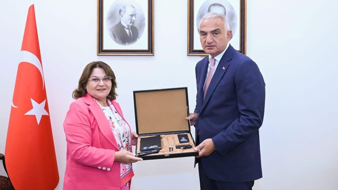 Başkan Gençay, Kültür ve Turizm Bakanı Ersoy ile bir araya geldi