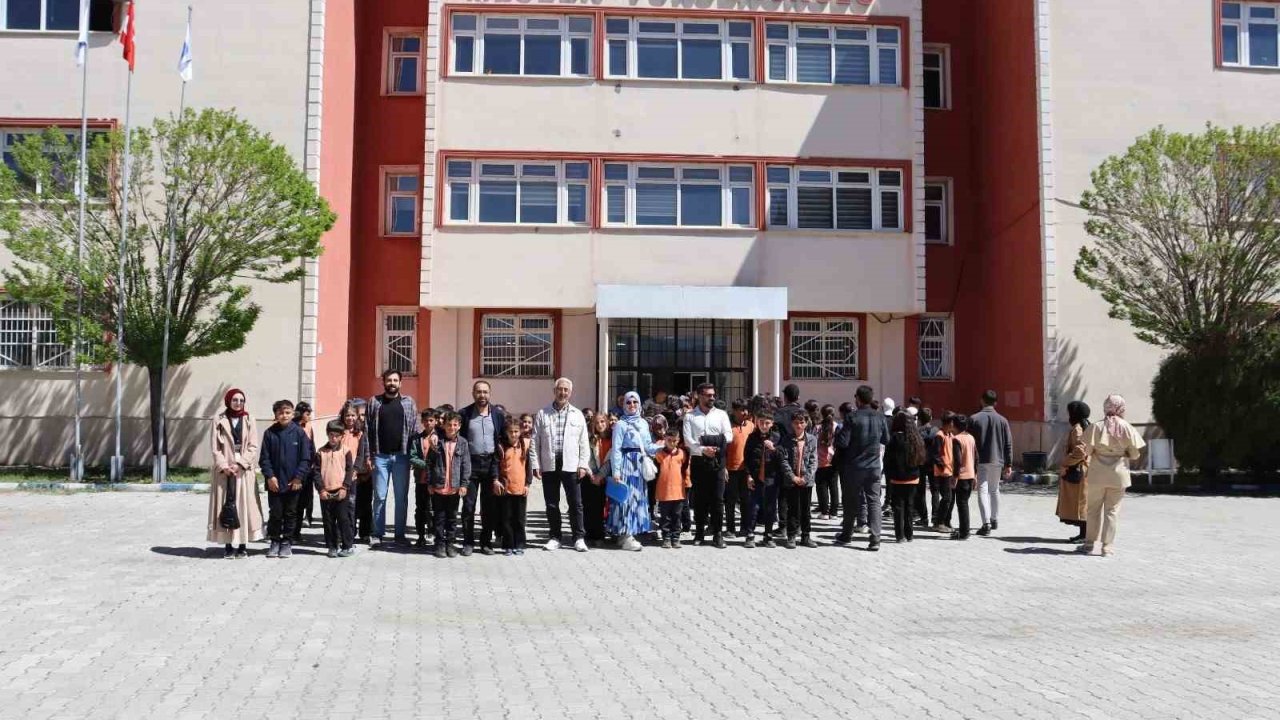 İlk ve ortaokul öğrencilerinden meslek yüksekokuluna ziyareti