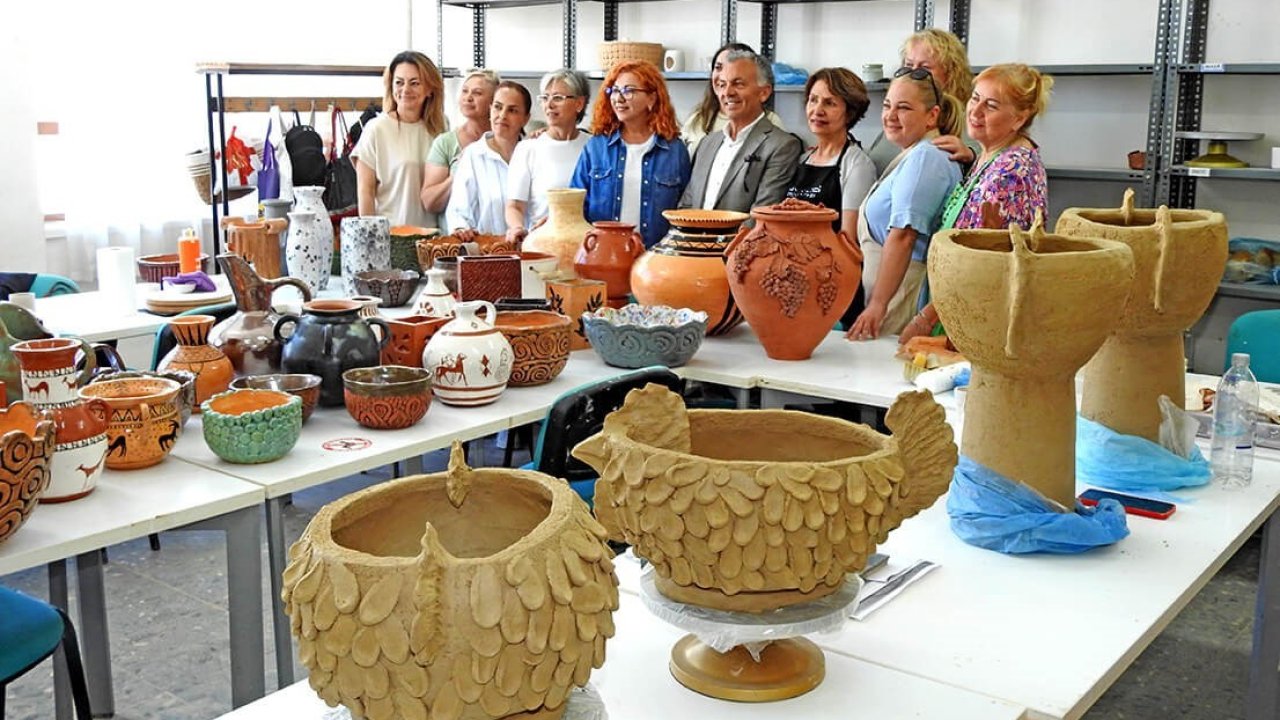 Çeşme Halk Eğitim Merkezi’nde seramiğe sanatsal dokunuş