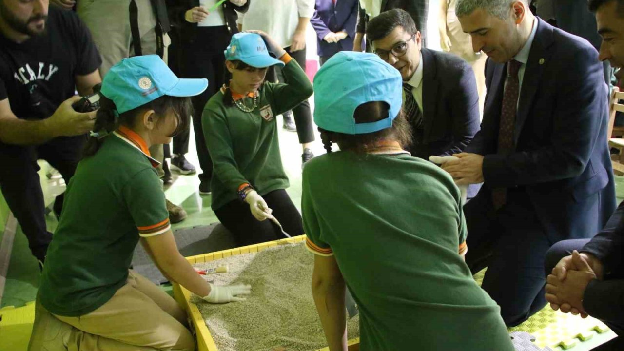 Uşak’ta öğrenciler Müzeler Haftası kapsamında kültürel değerleri yerinde gördü.