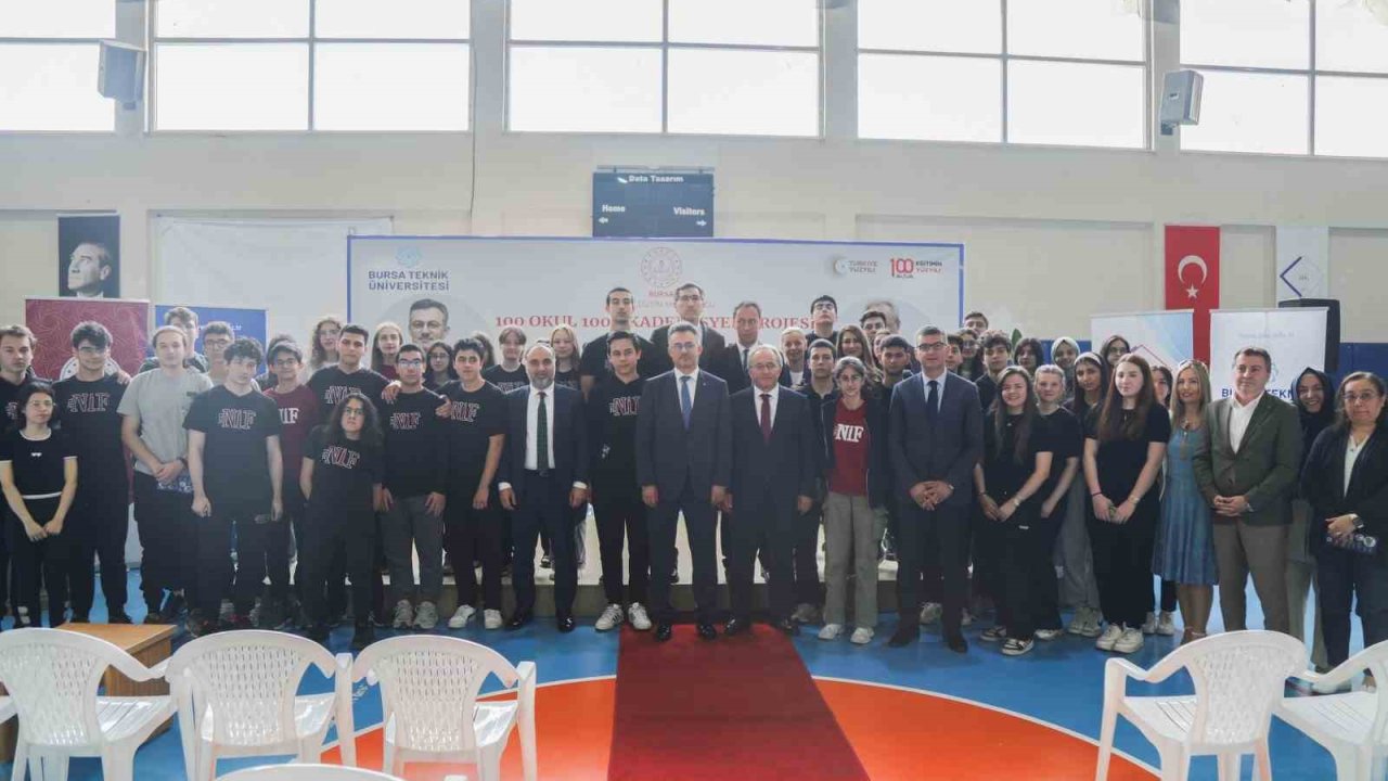 ’100 Okul 100 Akademisyen Projesi’nin ilki gerçekleşti
