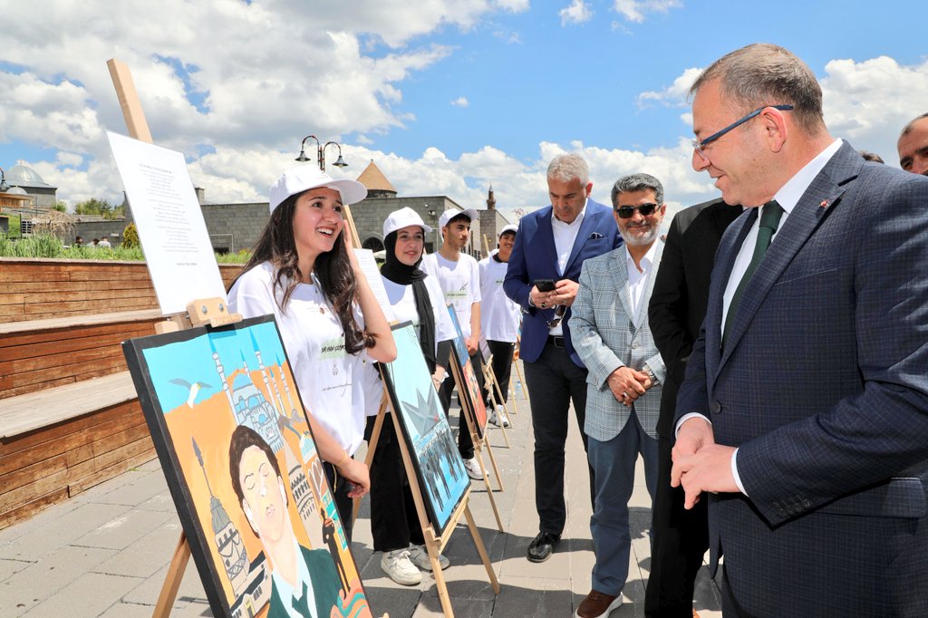 Kars'ta  “Şiir Gibi Çiziyorum” temalı resim sergisi