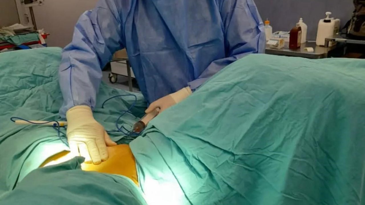 Anne karnındaki sıvı karaciğeri koruyor