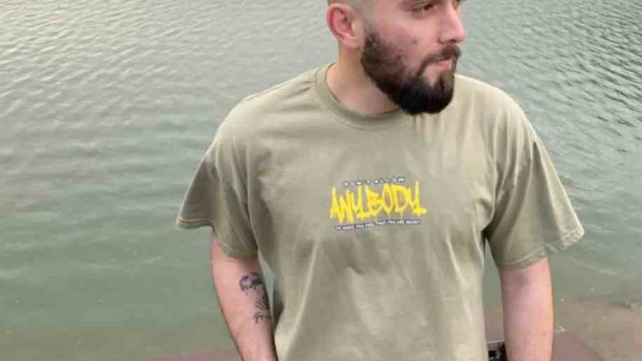 Gezi yolunda facia: 27 yaşındaki genç hurdaya dönen araçta öldü