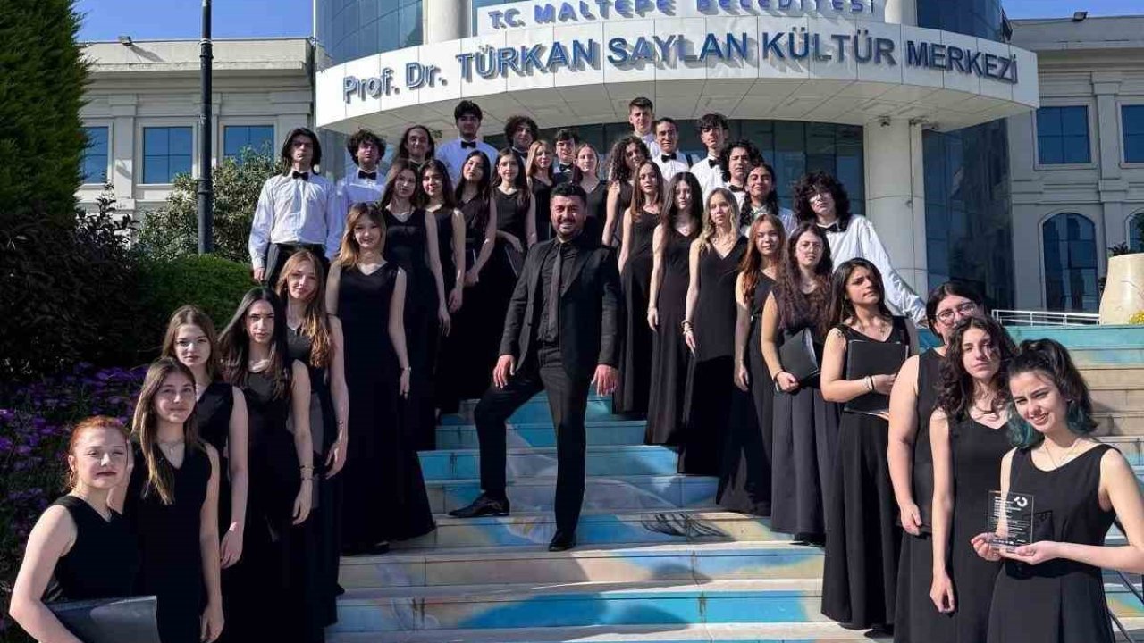 Zeki Müren Güzel Sanatlar Lisesi Çoksesli Korosu’ndan uluslararası başarı