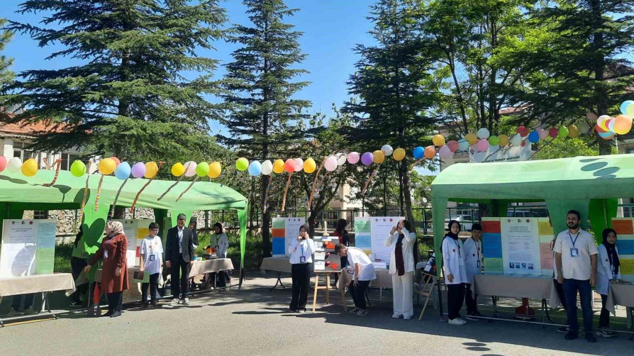 Bozkır’da Bilim Fuarı açıldı