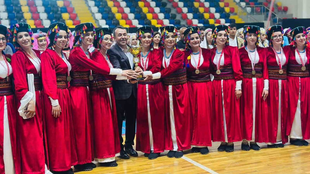 Hakkari Afife Kız Yurdu Türkiye şampiyonu oldu