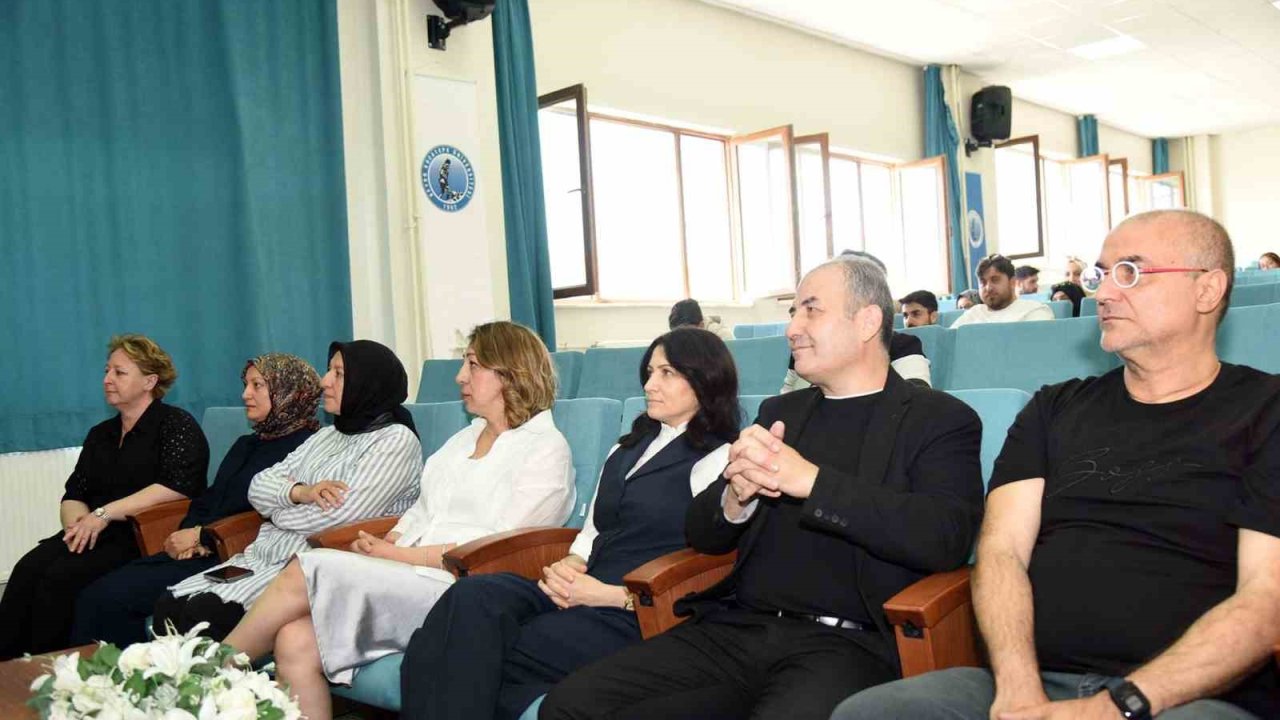 "Enflasyon ve Gençlik: Geleceğe Yatırım" konferansı düzenlendi