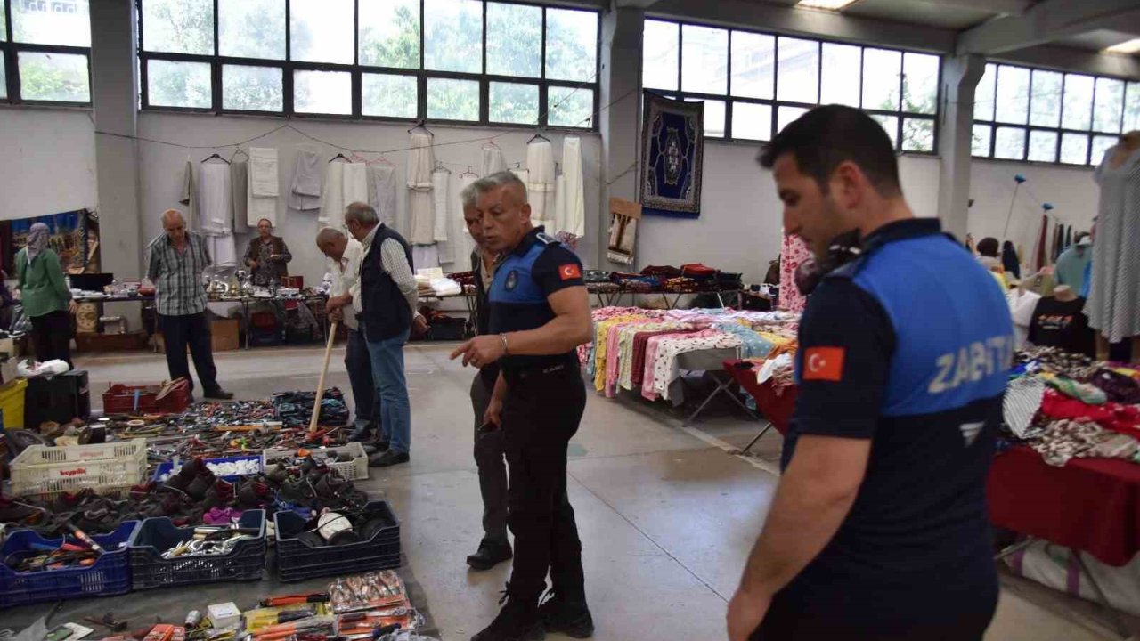 Bilecik’te eski eşya pazarı halka açıldı