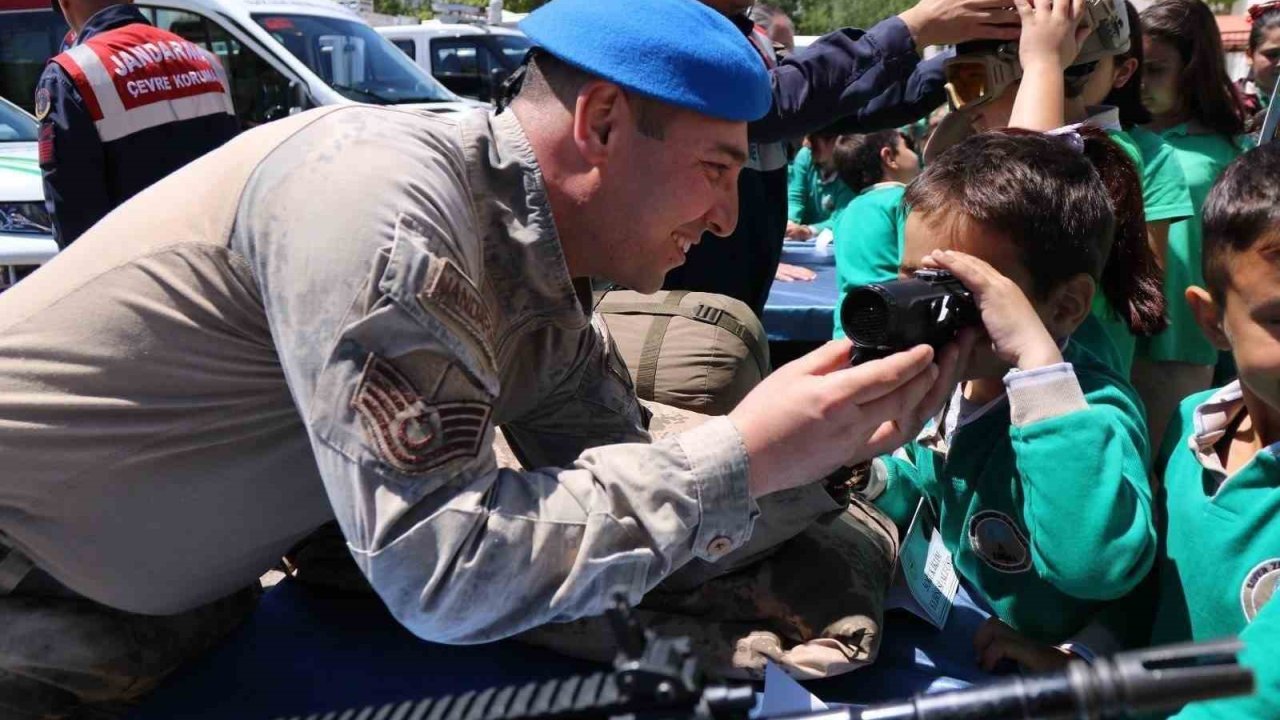Jandarmadan tanıtım ve bilgilendirme atağı