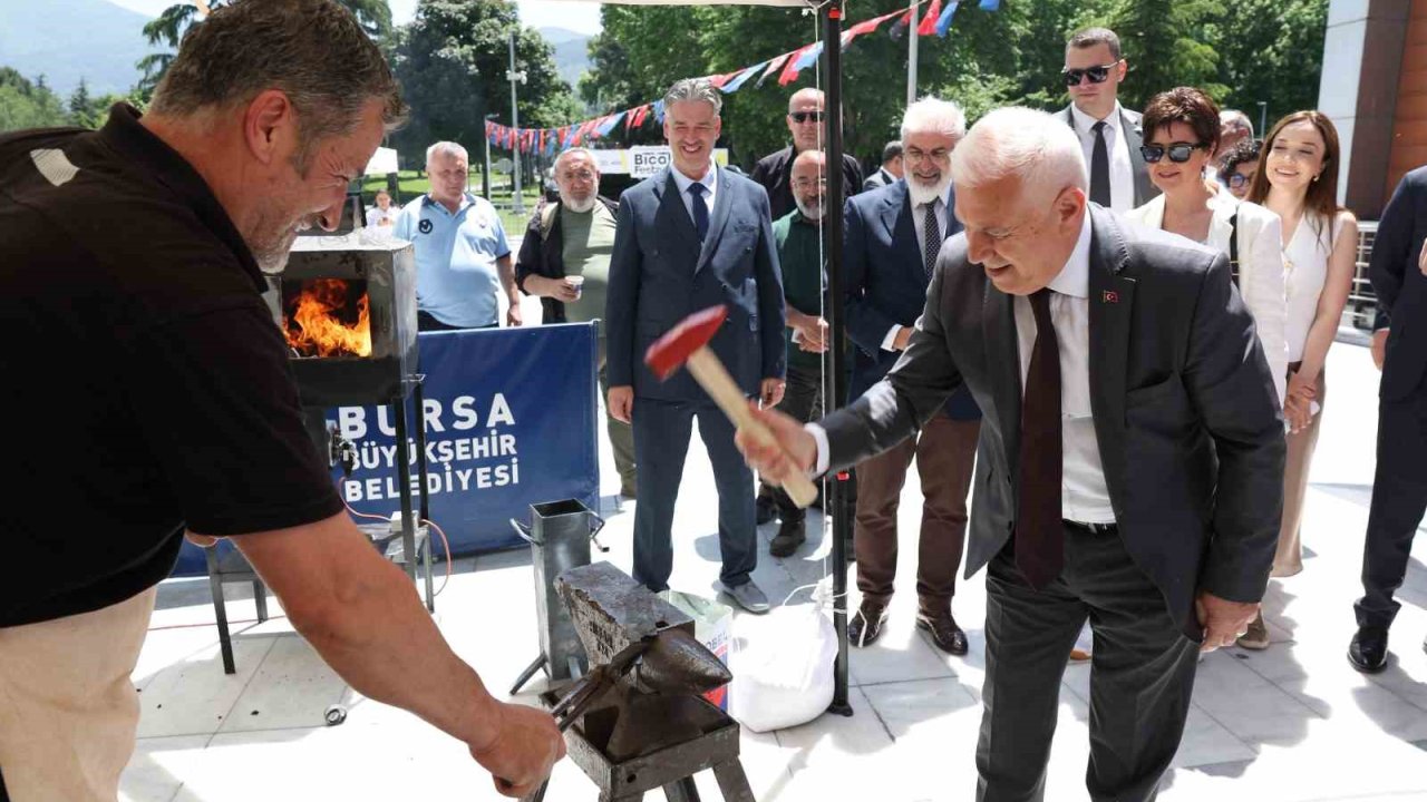 Bursa bıçağı dünya sahnesinde