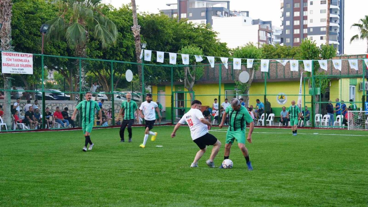 Erdemli’de kurumlar arası ’Futbol Turnuvası’ başladı