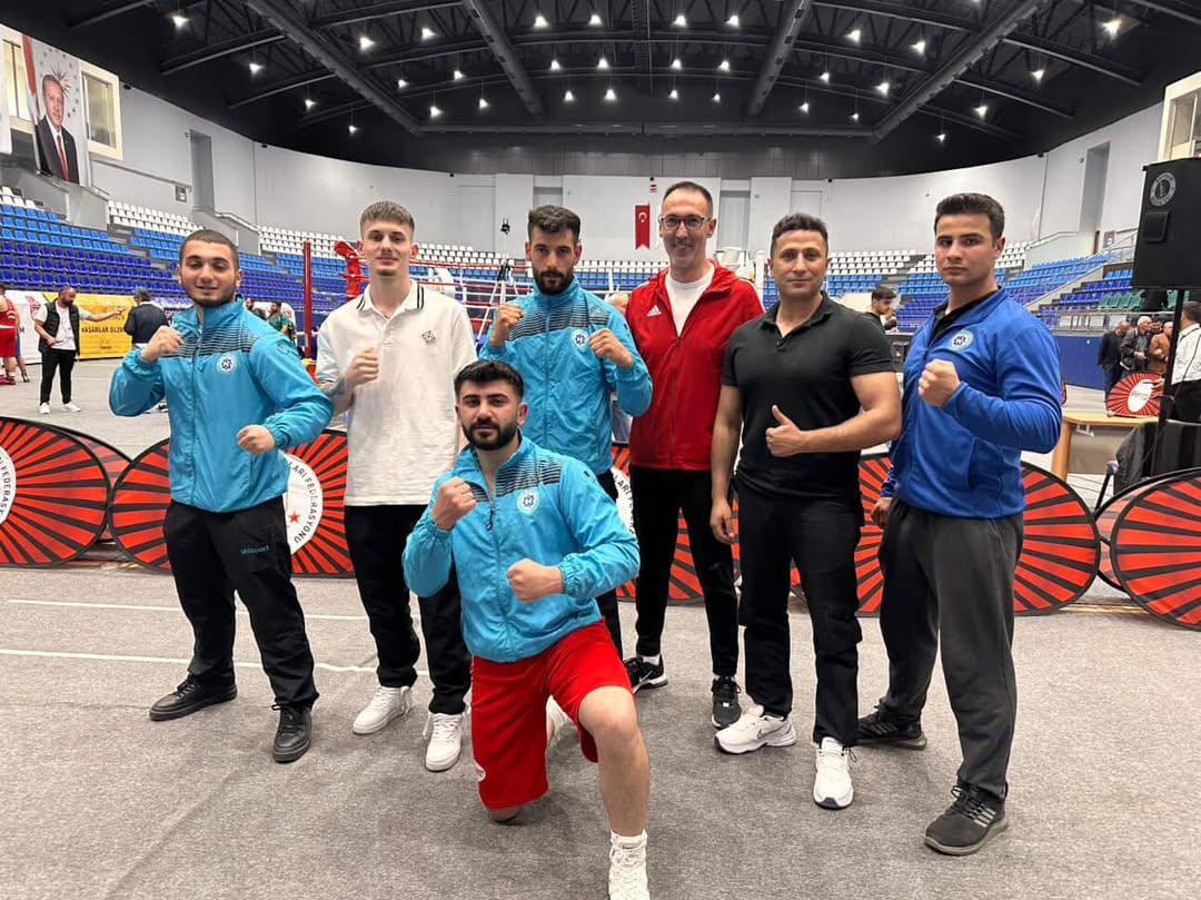 Kafkas Üniversitesi’nden Büyük Boks Başarısı: Türkiye Üçüncülüğü Garantilendi