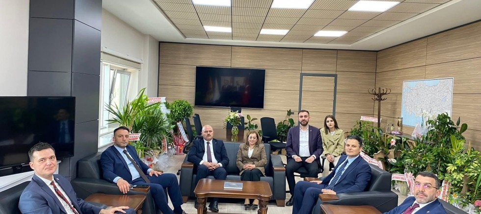 AK Parti Heyeti, Bölge Müdürü Yenilmez’i Ziyaret Etti