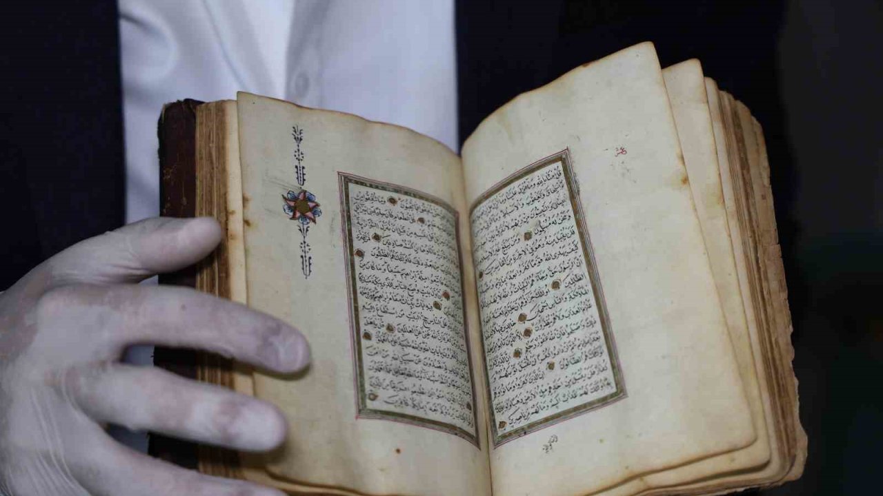 200 yıllık altın tezhipli Kur’an-ı Kerim’i Cumhurbaşkanı’na hediye etmek istiyor