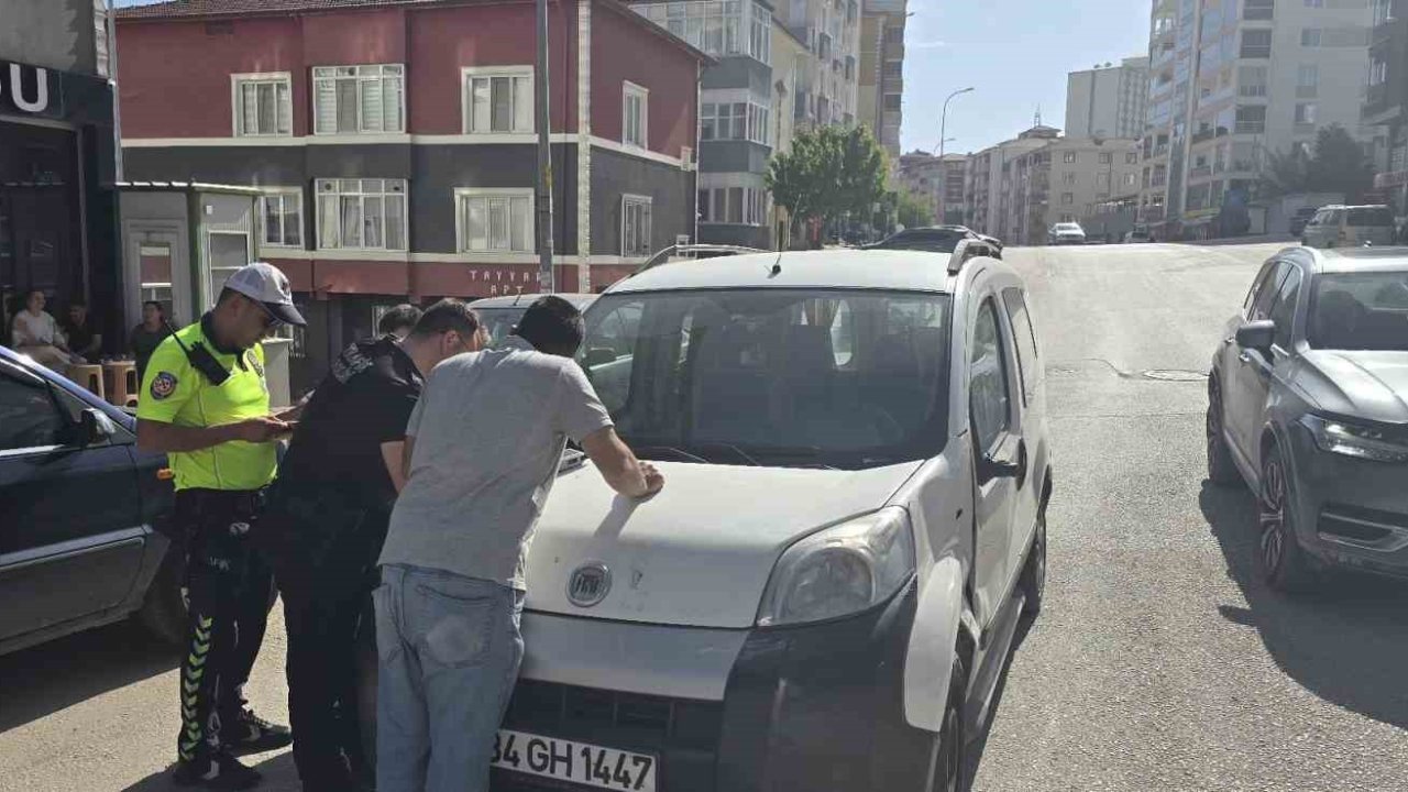 Park etmek istersen motosiklete çarptı: 1 kişi yaralandı
