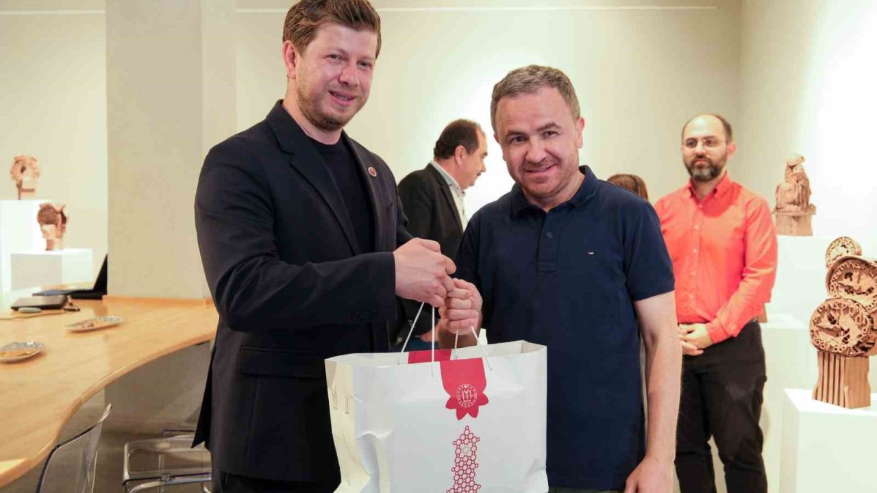 Bilecik’te ‘Zamanla’ seramik sergisi, sanatseverlerle buluştu