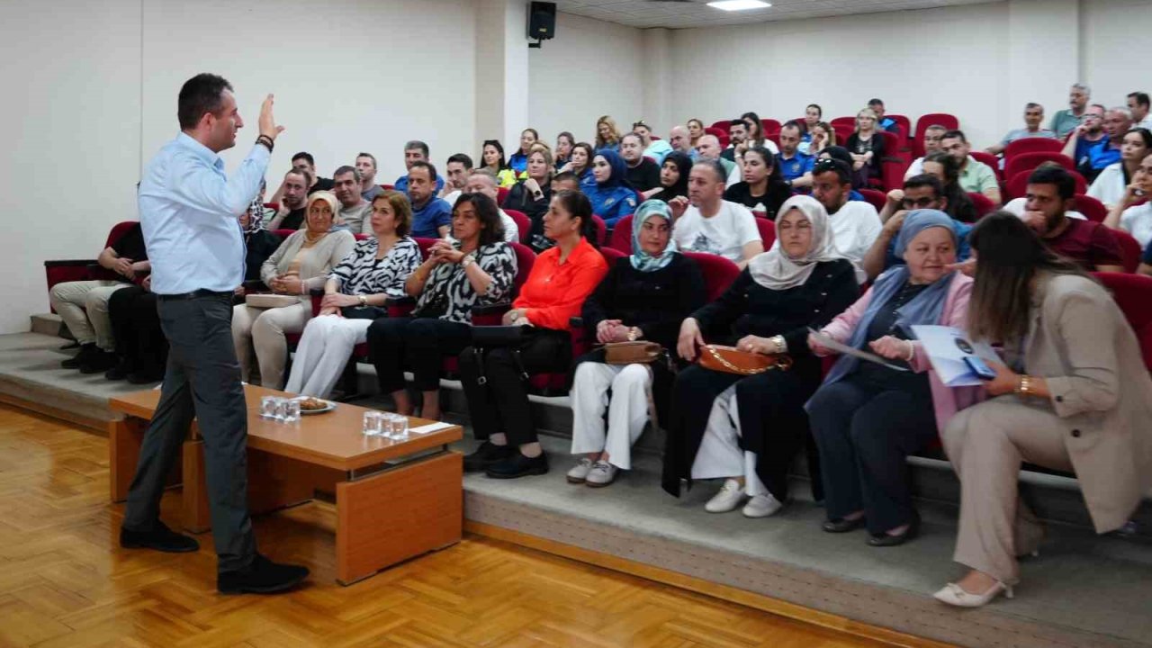 Polislere mutlu evliliğin püf noktaları anlatıldı