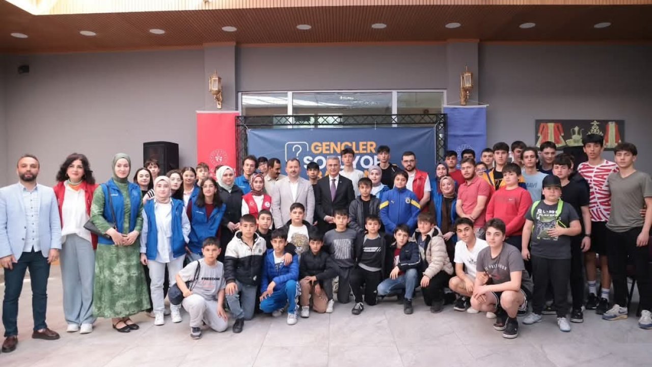 Gençler sordu, Başkan Kurnaz cevapladı