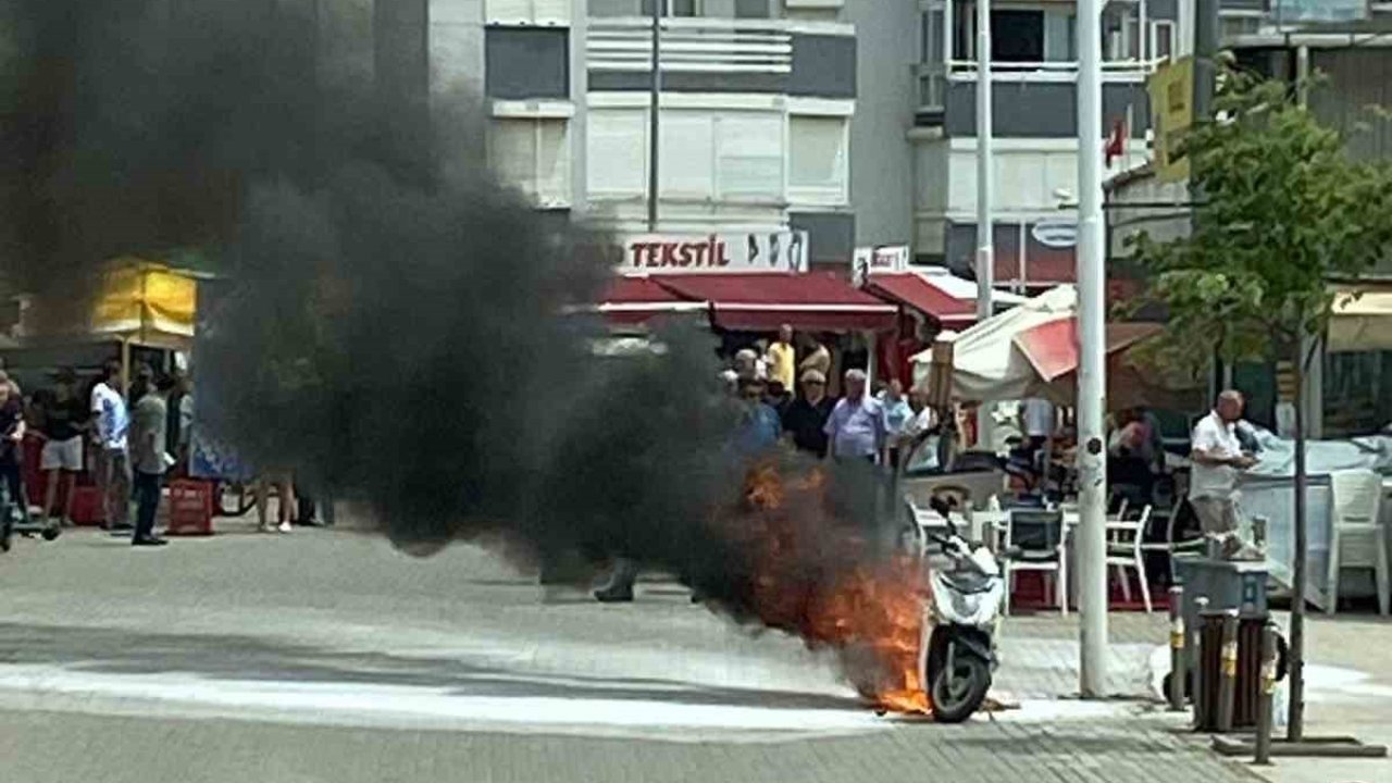 Motosiklet alev alev yandı